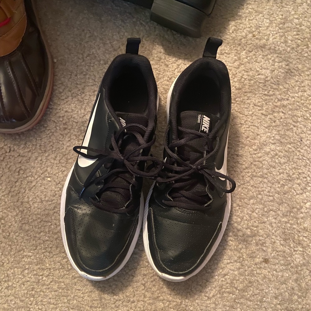 nike tennis shoes